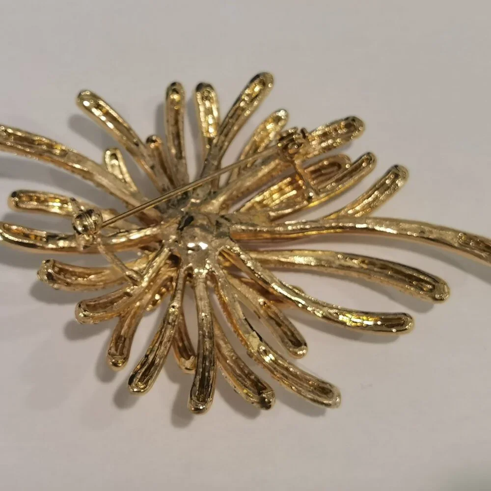 brooch - Picture 2 of 4